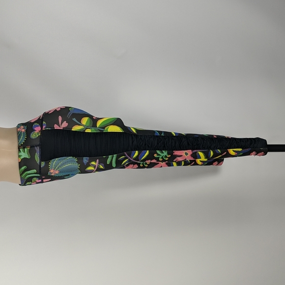 Nike Women's Tights Size Small Black Pink Green Floral Birds Ruched 3/4 Length - Picture 4 of 11